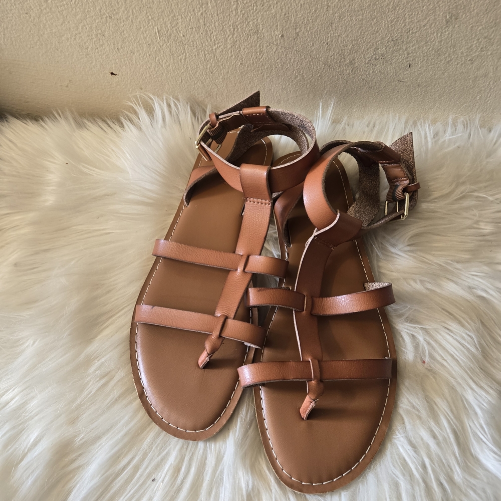 Women's Old Navy Tan Sandals Size 9